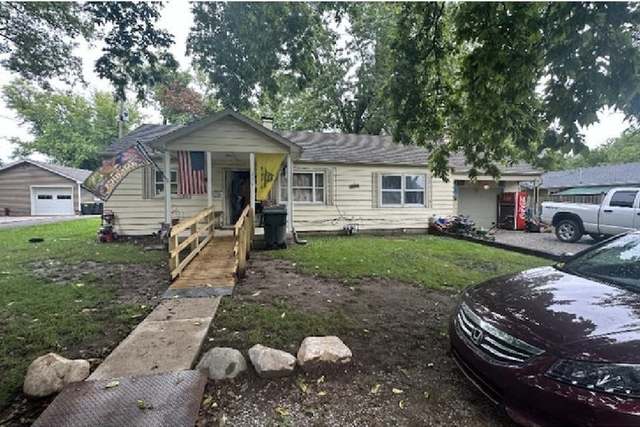 Before: the Pendleton, Indiana house before the rehab
